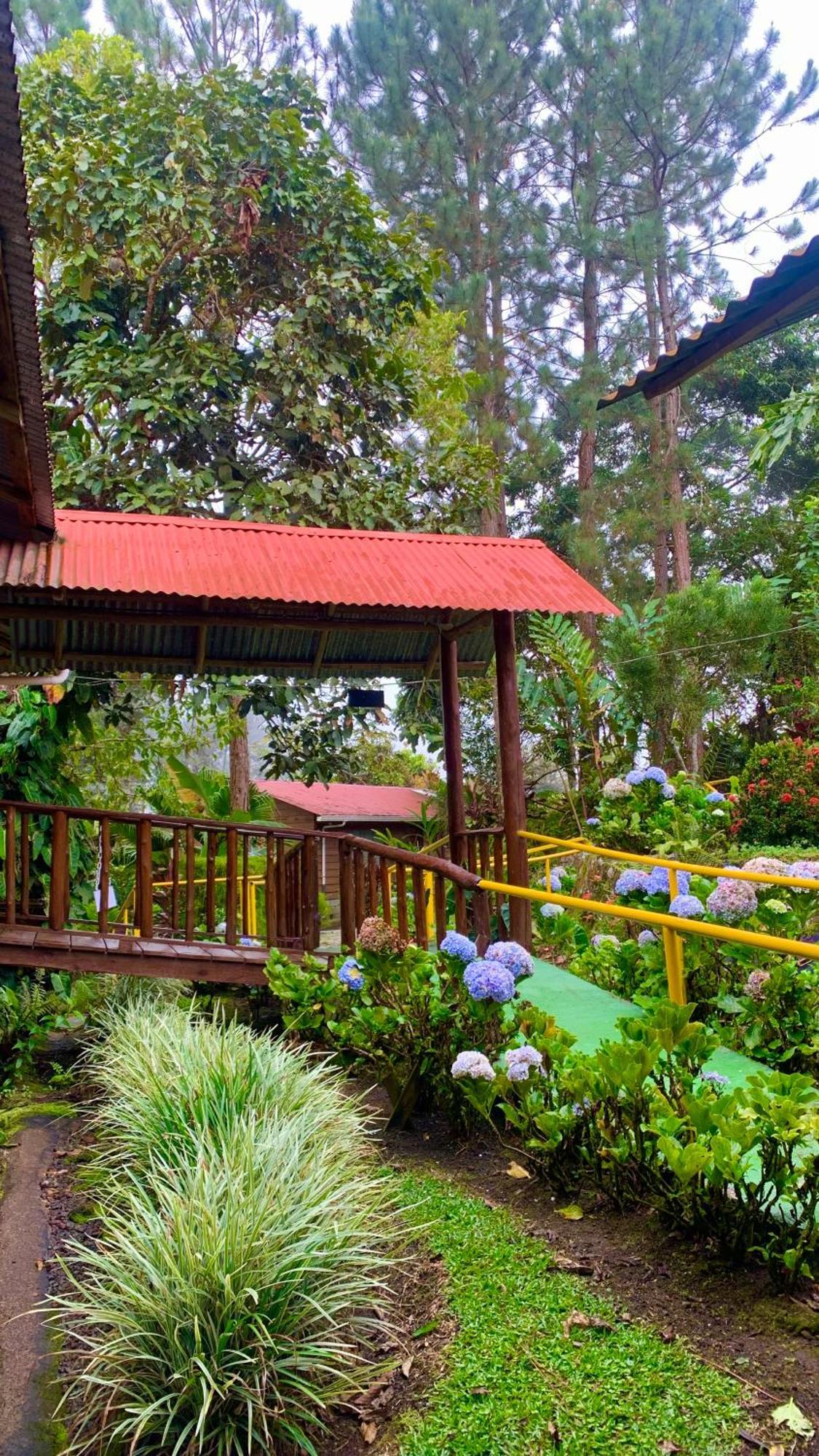 Vista Turrialba Lodge Exterior foto